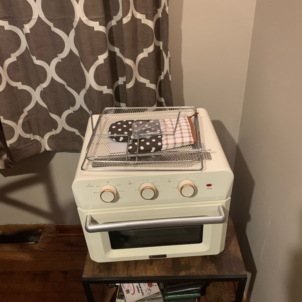New Hauswirt 26.5 qt smart air fryer ,toaster oven , 10-in-1 !!  Retails $199